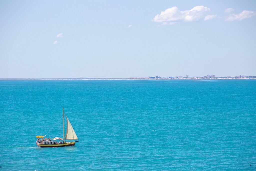 Парусник в Черном море, Краснодарский край, Анапа