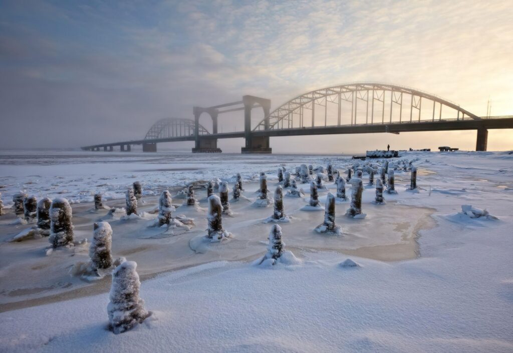 Краснофлотский мост зимой Архангельск